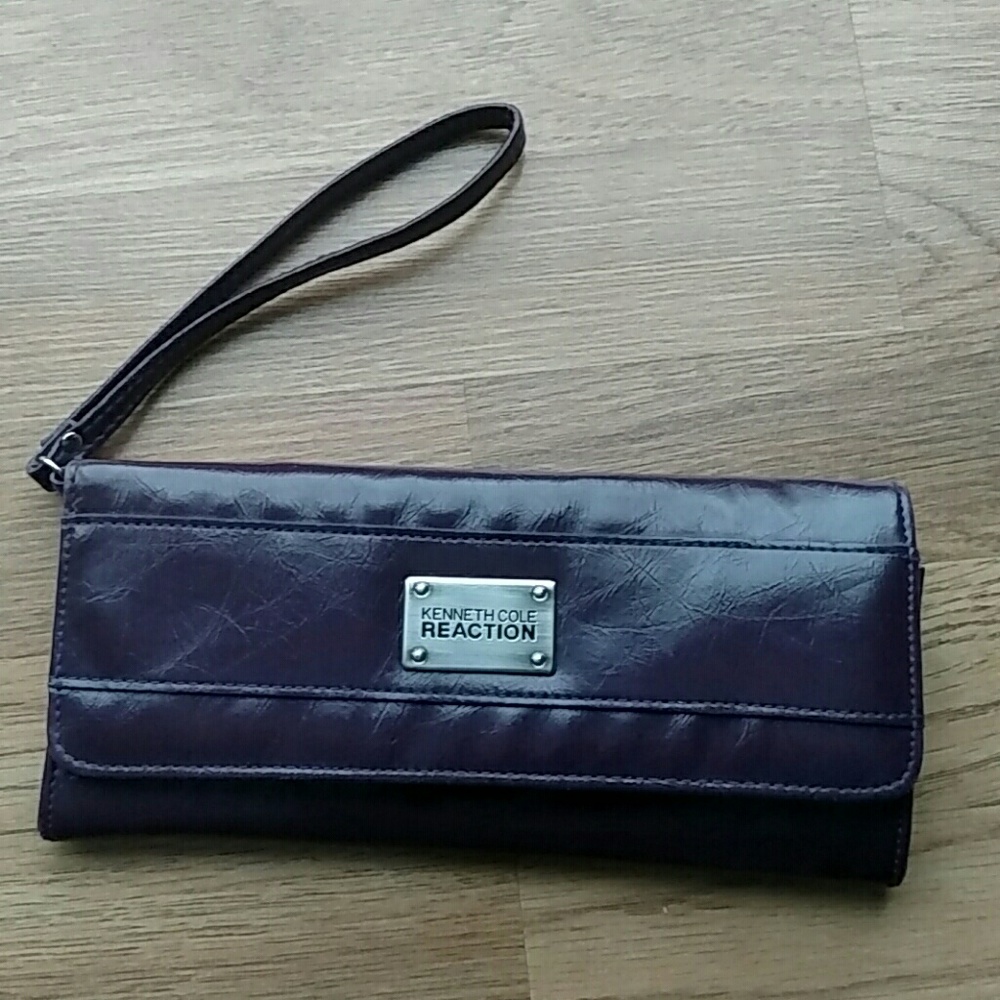Purple clutch